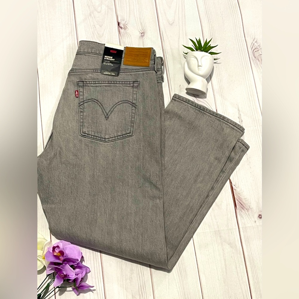 Levi’s NWT Jeans dark gray size 34 x 28